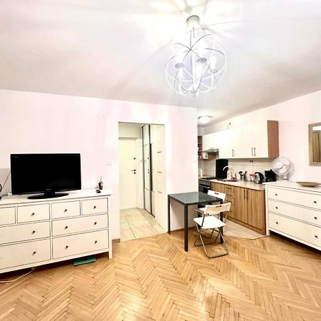 Апартаменти Entire Studio In Centrum Варшава Екстер'єр фото